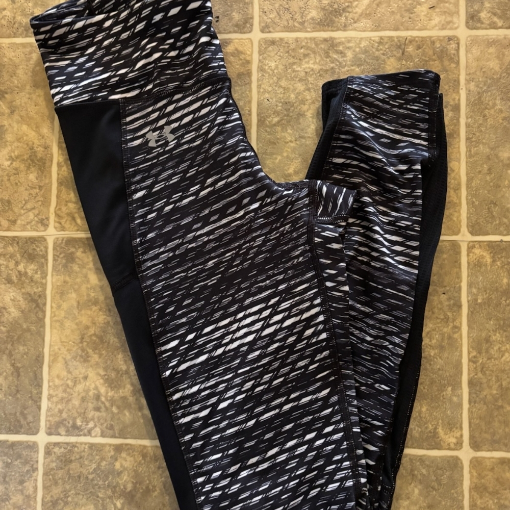 Womans UA leggings